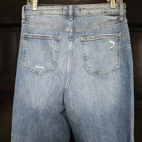 Ally Medium Wash Ultra High Rise Distressed Cropped Jeans size 9 - Picture 6 of 11